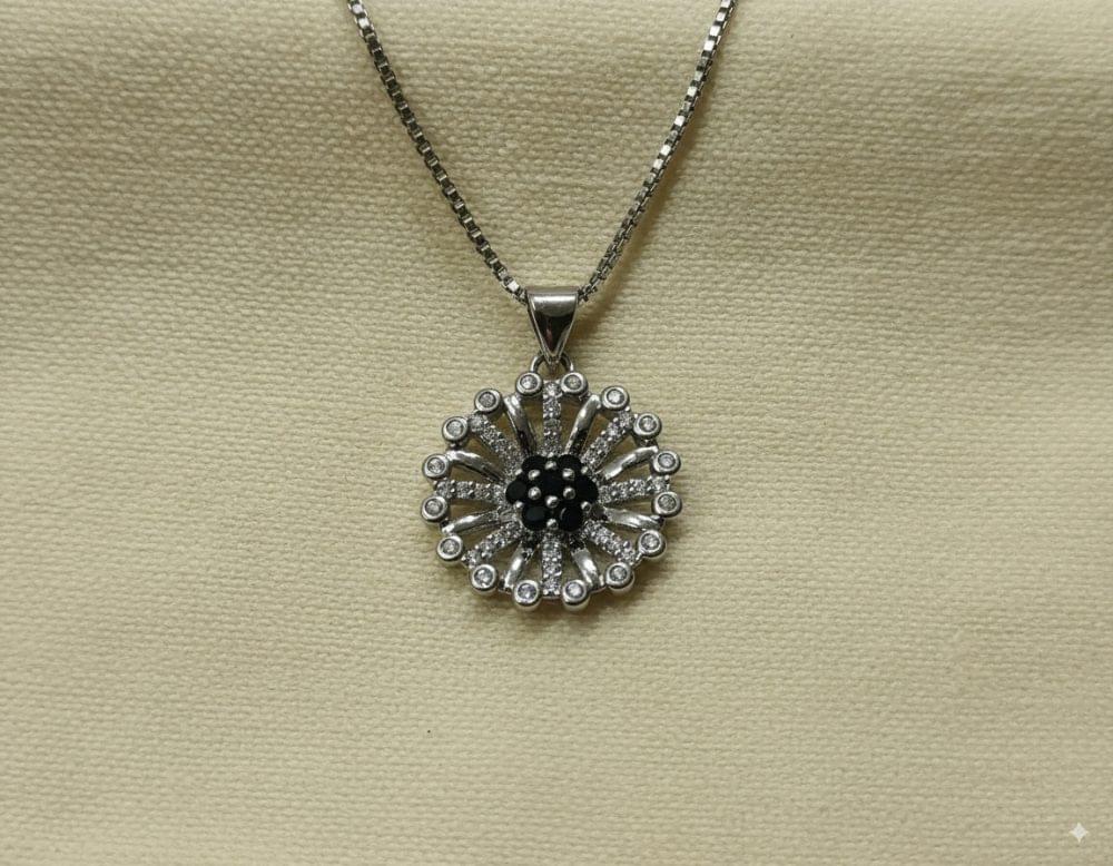 Daisy Bloom Pendant Necklace